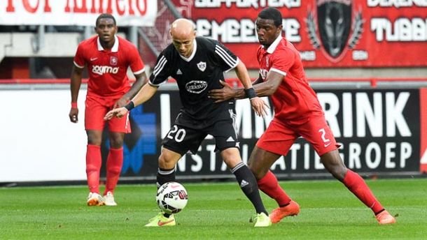 Twente empata em casa com o Qarabag e fica fora da Europa League