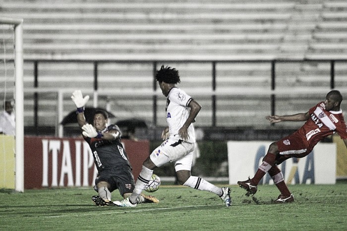 Vasco arranca empate contra CRB com gol de Rafael Vaz no fim e avança na Copa do Brasil Vasco arranca empate contra CRB com gol de Rafael Vaz no fim e avança na Copa do Brasil