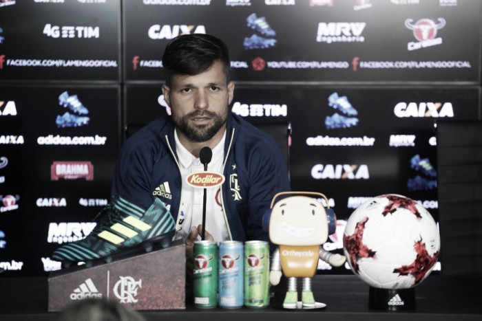 Diego projeta clássico contra Botafogo e elogia motivação de Rueda: "Contagiante"