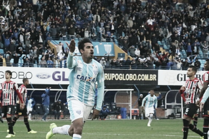Melhores momentos de Avaí x São Paulo pelo Campeonato Brasileiro (0-0) Melhores momentos de Avaí x São Paulo pelo Campeonato Brasileiro (0-0)