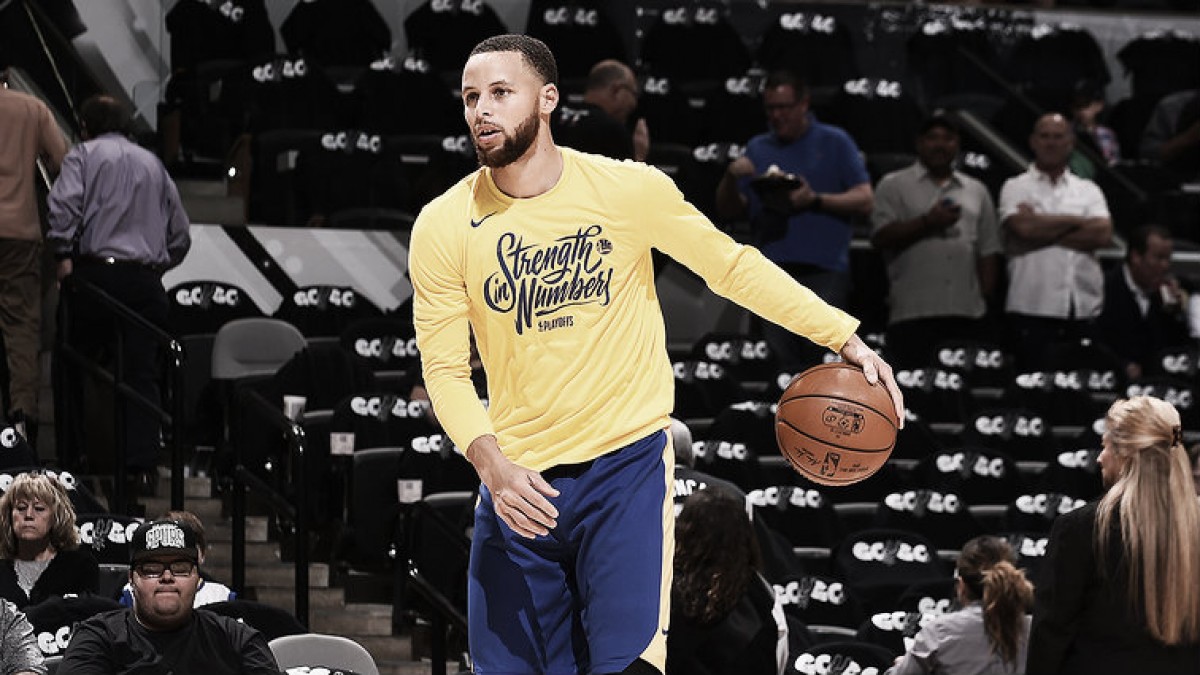 Según Kerr, Curry podría volver hoy en el segundo partido de la serie contra Pelicans