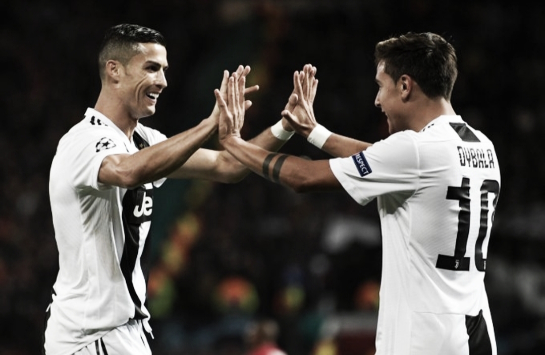Dybala marca e Juventus vence Manchester United em dia especial para CR7