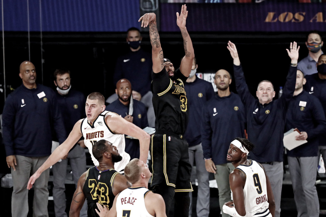 Anthony Davis atinge 'Mamba shot' e cria um novo momento para os Lakers