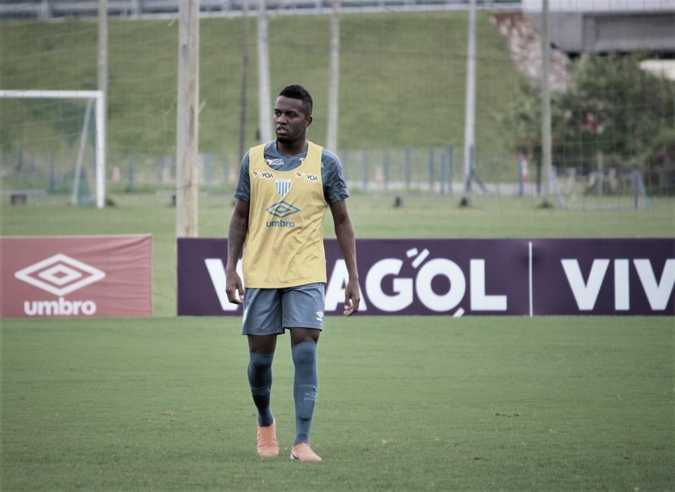Rodrigo Santana justifica saída de Kelvin do Avaí: "Não estava tão comprometido " Rodrigo Santana justifica saída de Kelvin do Avaí: "Não estava tão comprometido "