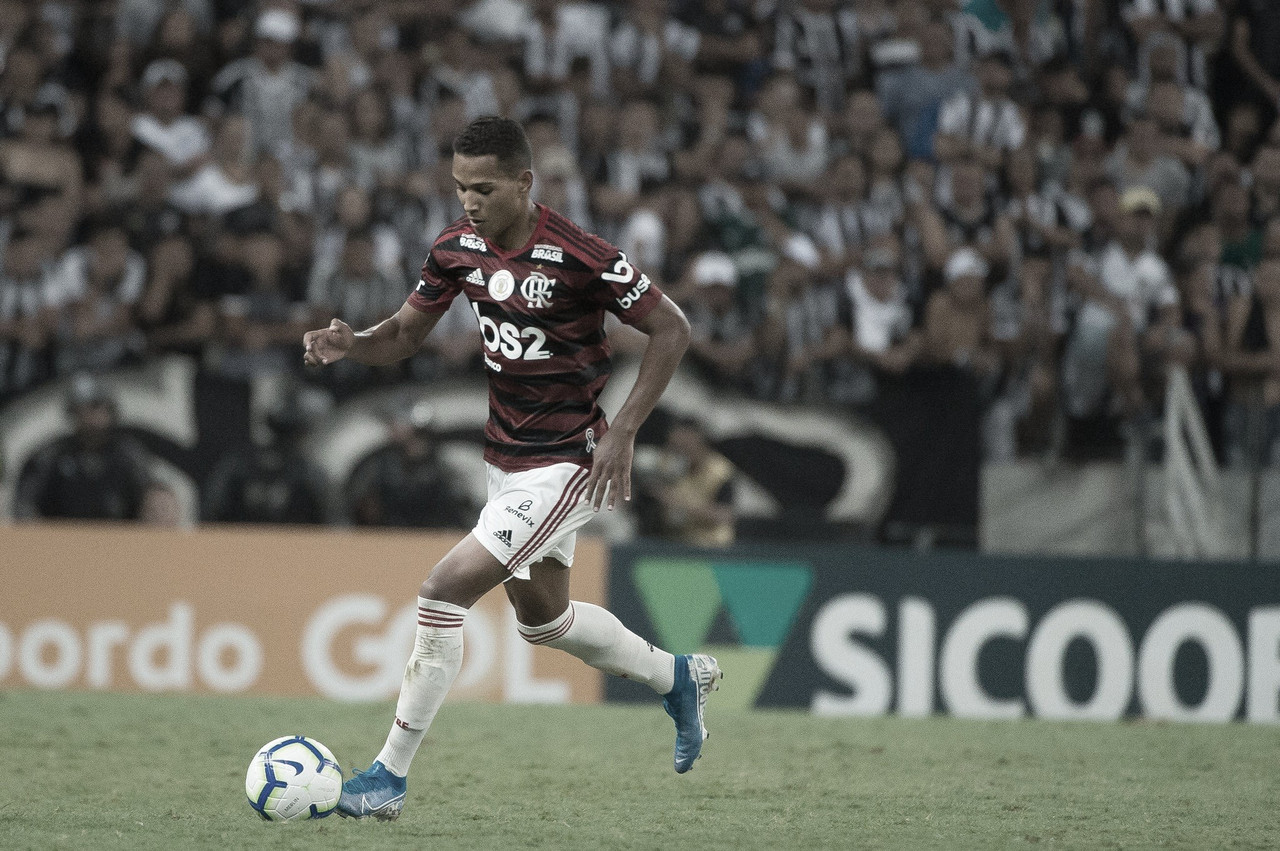 João Lucas testa positivo para Covid-19 e desfalca Flamengo na final da Taça Rio João Lucas testa positivo para Covid-19 e desfalca Flamengo na final da Taça Rio