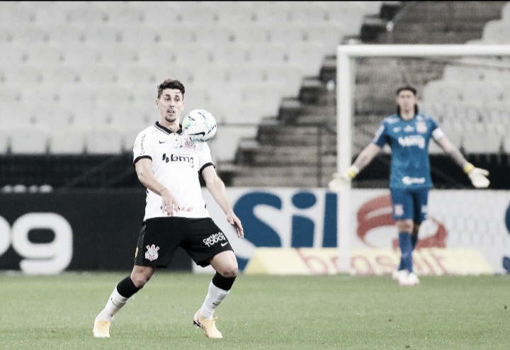 Avelar tem ruptura no ligamento do joelho e desfalca Corinthians por oito meses Avelar tem ruptura no ligamento do joelho e desfalca Corinthians por oito meses
