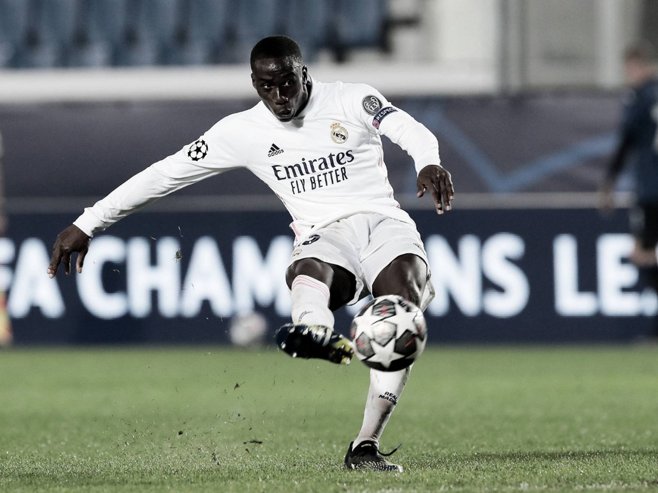Real Madrid golpeó primero ante Atalanta Real Madrid golpeó primero ante Atalanta