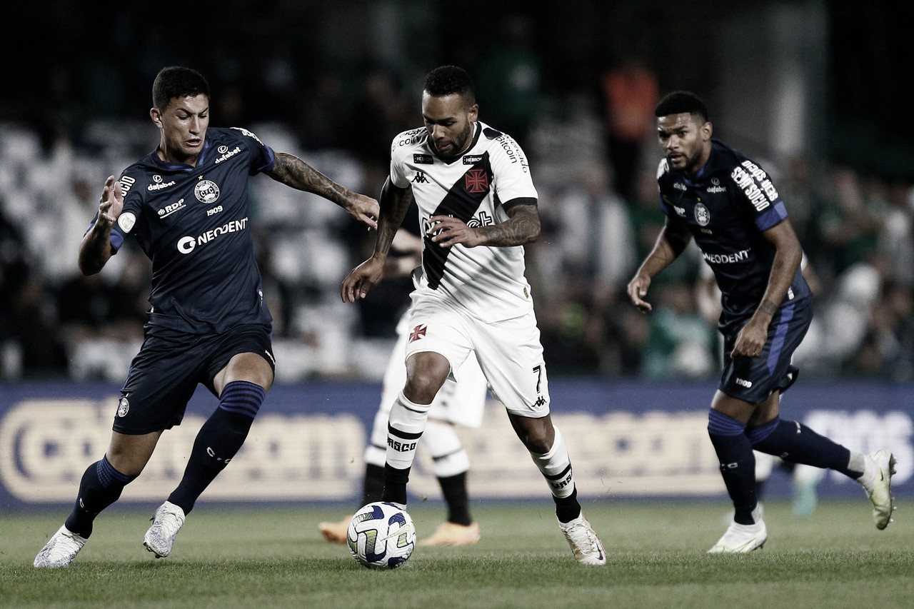 No retorno ao São Januário, Vasco encara Coritiba em duelo direto contra o rebaixamento No retorno ao São Januário, Vasco encara Coritiba em duelo direto contra o rebaixamento