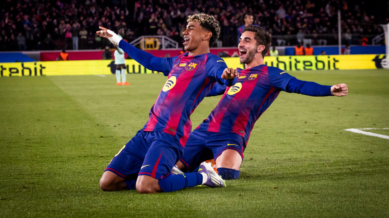 Barcelona goleia na reabertura do Camp Nou e encosta no Real Madrid