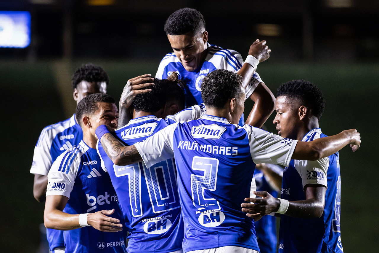 Cruzeiro joga bem com time alternativo, vence o Tombense e assume a ponta do grupo C no Mineiro Cruzeiro joga bem com time alternativo, vence o Tombense e assume a ponta do grupo C no Mineiro