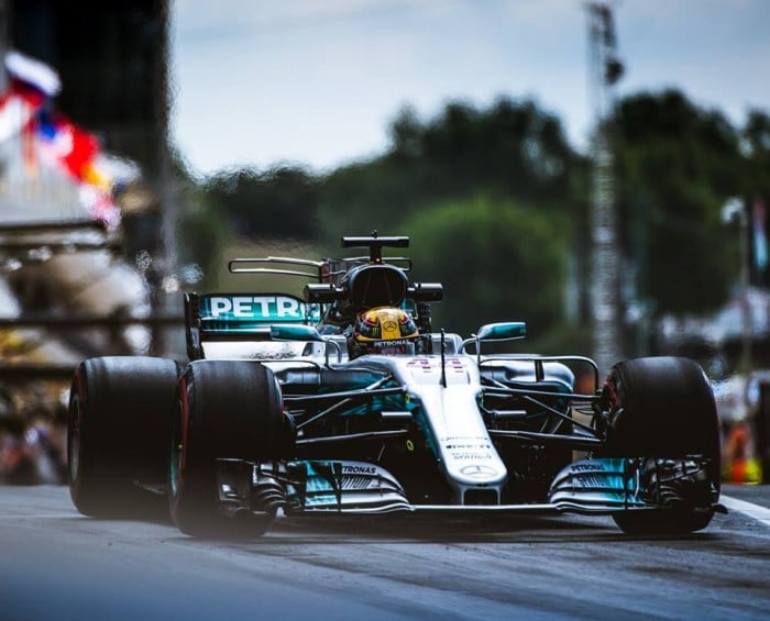 F1, Mercedes - Hamilton che galanteria, ma servirà?