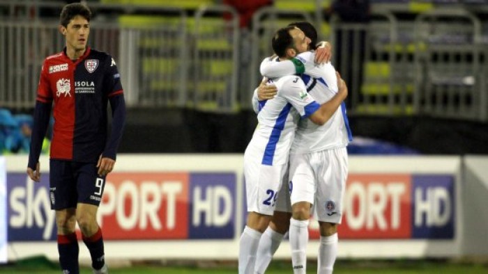 Serie B: il Novara fornisce un assist al Crotone, Cagliari battuto 0-1