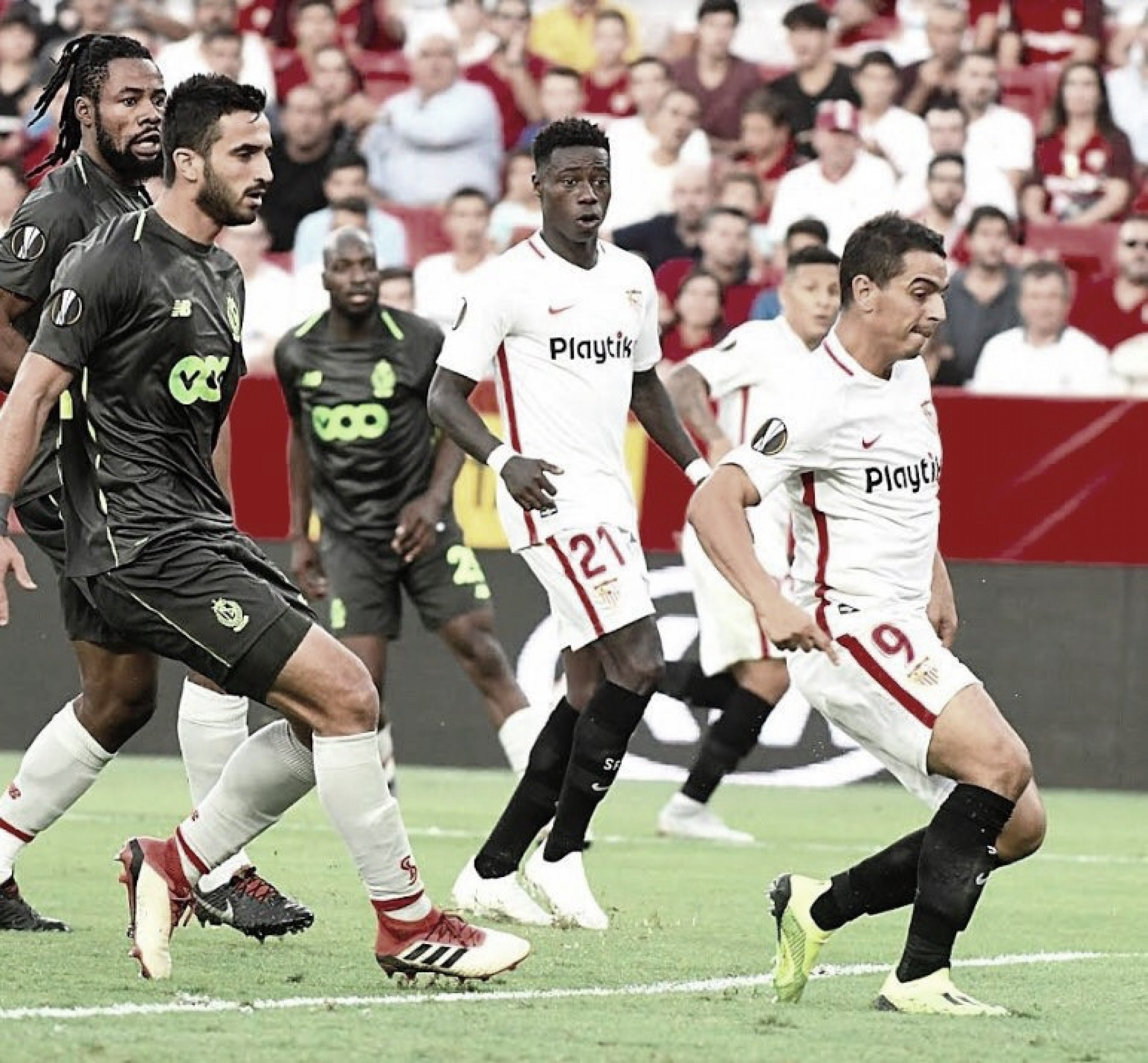 Com pé direto! Sevilla vence Standard Liège com goleada na estreia da Europa League Com pé direto! Sevilla vence Standard Liège com goleada na estreia da Europa League
