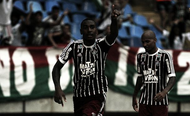 Fluminense bate Vasco, respira no Brasileirão e complica situação do rival Fluminense bate Vasco, respira no Brasileirão e complica situação do rival
