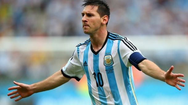 Super Messi e gol di Rojo, l'Argentina vola agli ottavi con 9 punti