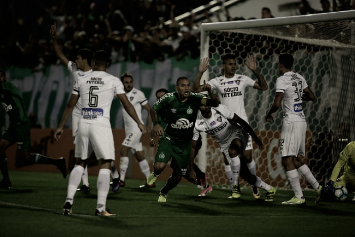 Chapecoense conquista segunda vitória seguida e mantém invencibilidade contra Fluminense