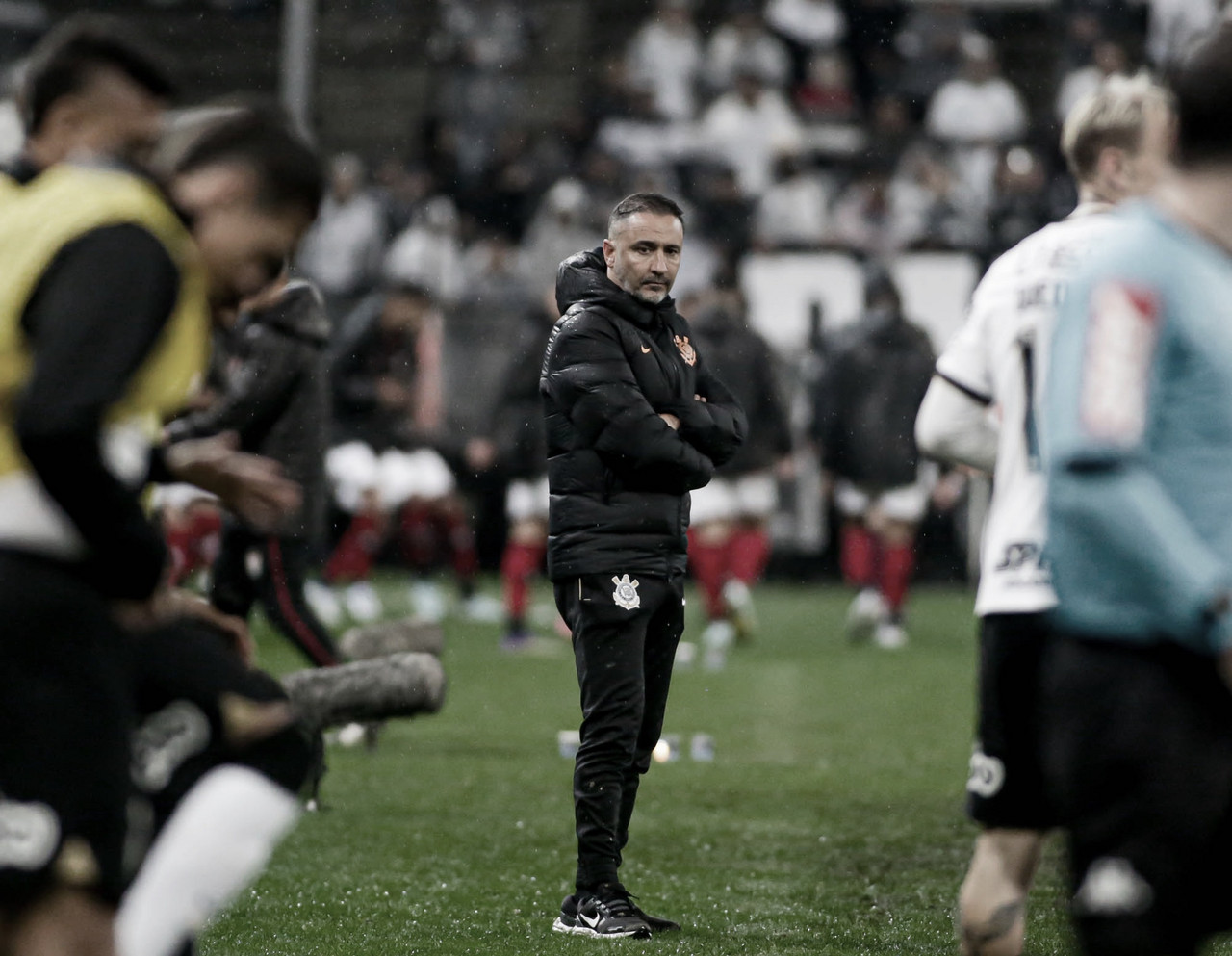 Vitor Pereira comemora vitória, mas reclama do desempenho do Corinthians