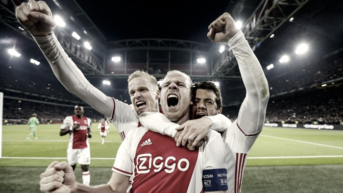 Un paso al frente del Ajax Un paso al frente del Ajax