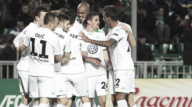Com golaço de Luiz Gustavo, Wolfsburg atropela Krasnodar e vence a primeira na UEL