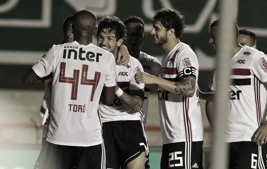 Pato desencanta, São Paulo vence Goiás e mantém 100% de aproveitamento no Brasileirão Pato desencanta, São Paulo vence Goiás e mantém 100% de aproveitamento no Brasileirão