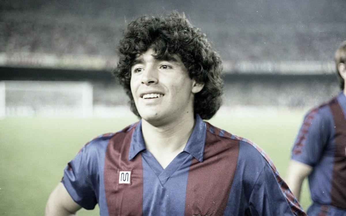 Diego Armando Maradona, leyenda del Nápoles y el FC Barcelona