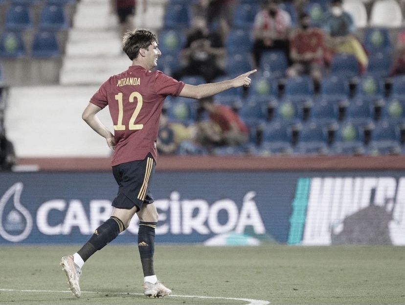 Juan Miranda, debut y gol con la absoluta