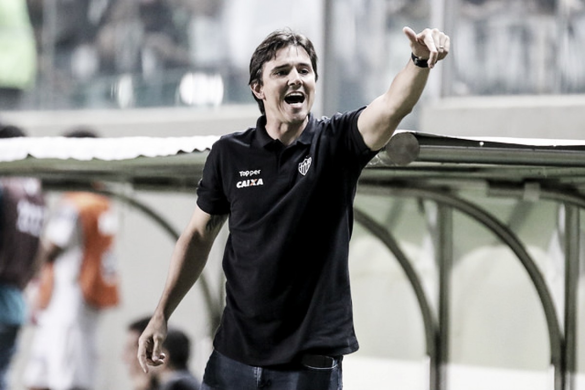 Thiago Larghi elogia postura ofensiva do Atlético-MG no clássico e explica mudança tática na equipe Thiago Larghi elogia postura ofensiva do Atlético-MG no clássico e explica mudança tática na equipe