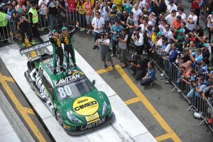 Antonio Pizzonia e Marcos Gomes vencem na abertura da Stock Car em Curitiba