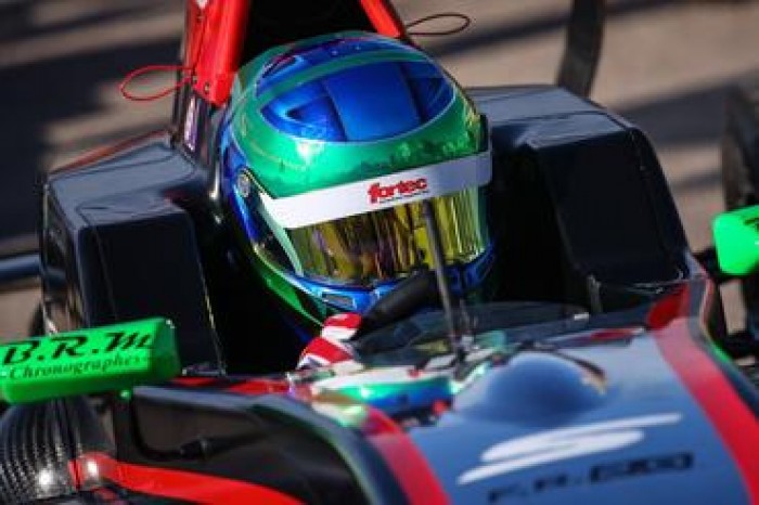 Bruno Baptista conquista primeiros pontos pela Fórmula Renault 2.0 em Aragon