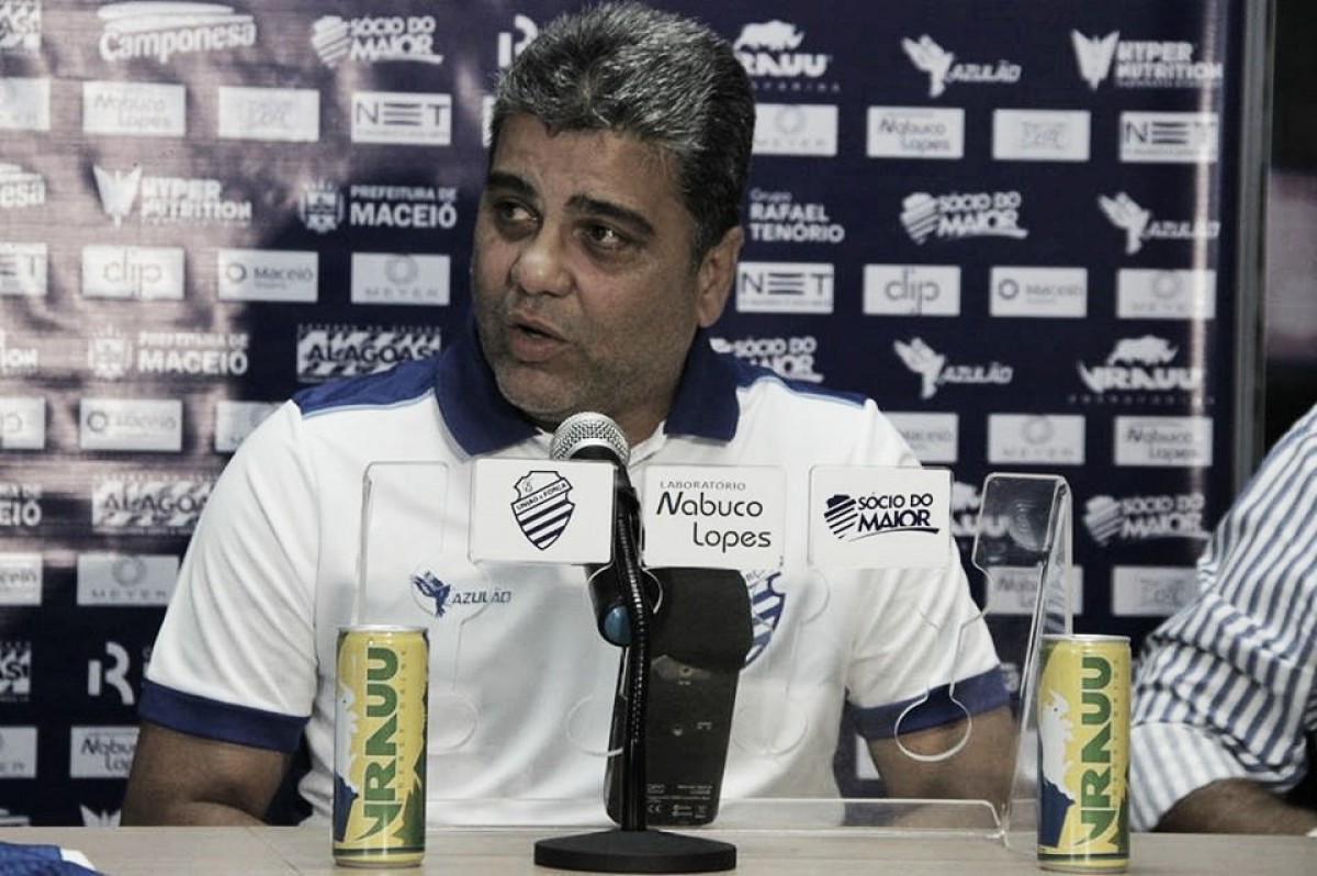 Apesar de empate com Palmeiras, Marcelo Cabo enxerga evolução no CSA: “Corrigimos muitas coisas” Apesar de empate com Palmeiras, Marcelo Cabo enxerga evolução no CSA: “Corrigimos muitas coisas”