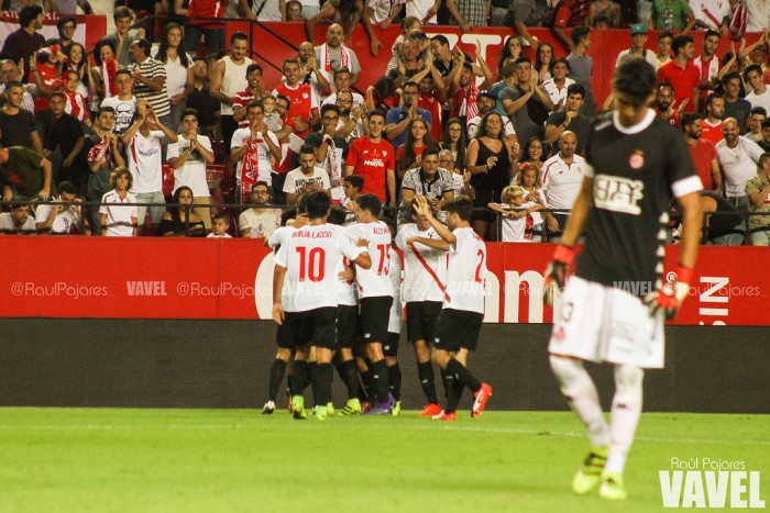 La inexperiencia le pasa factura al Sevilla Atlético en su debut en Segunda
