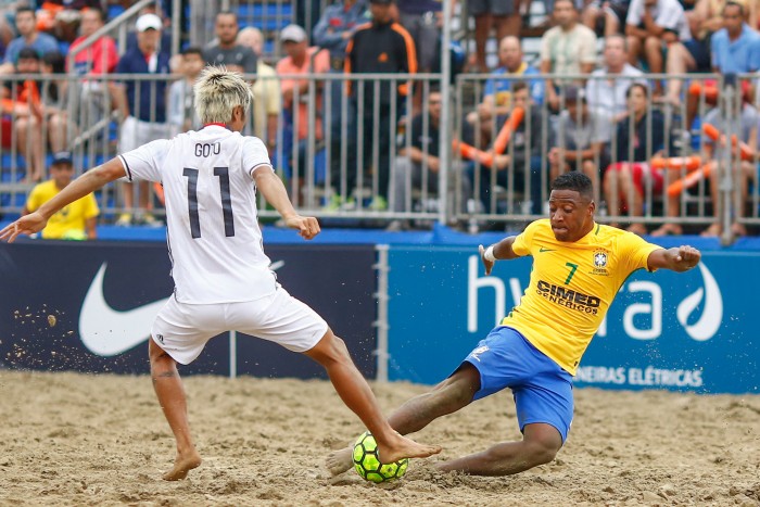 Brasil vence Japão nos pênaltis na abertura do Mundialito Beach Soccer