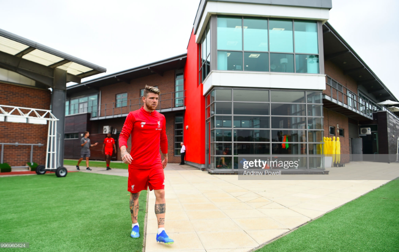 Alberto Moreno has penned a deal at Villarreal CF