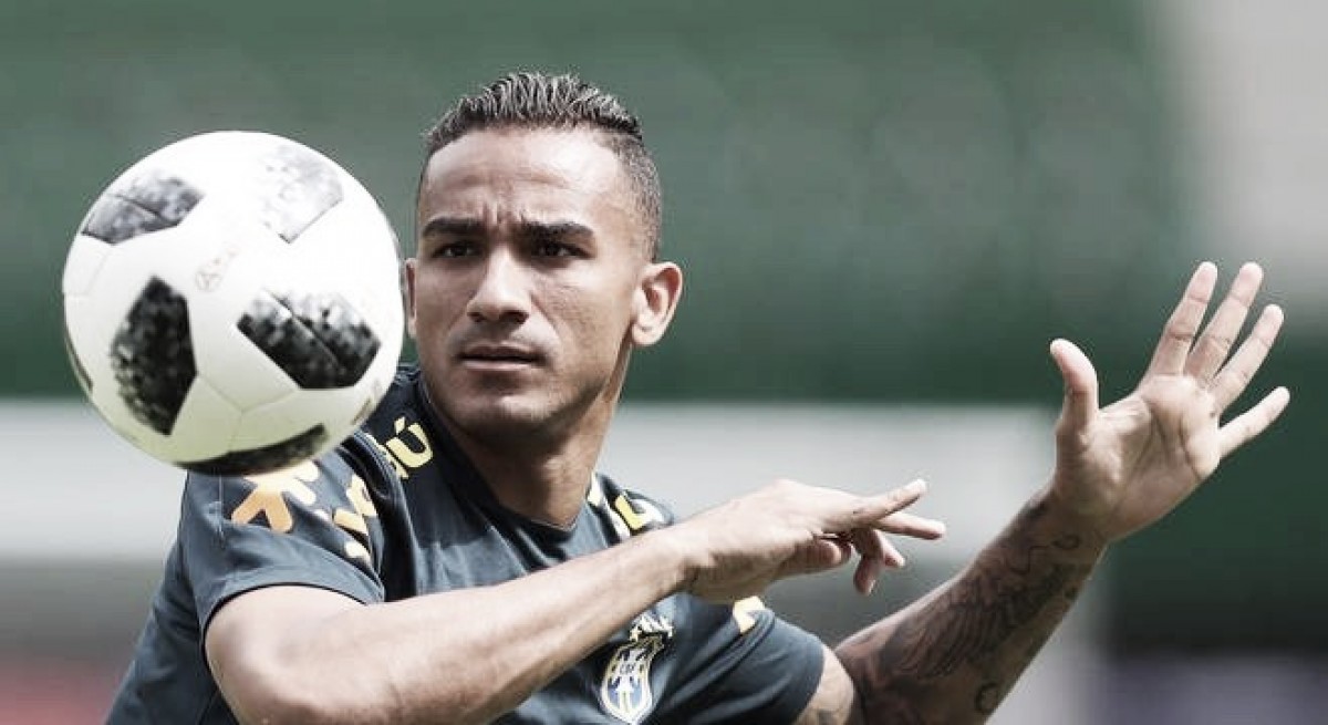 Danilo se lesiona em treino da Seleção Brasileira e está fora da Copa