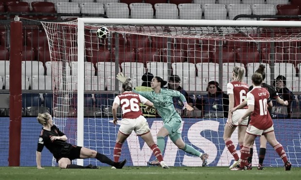 Lea Schüller faz de cabeça e dá vantagem ao Bayern de Munique contra Arsenal na Champions Feminina
