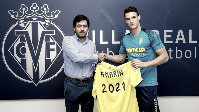 El Villarreal blinda su lateral izquierdo hasta 2021