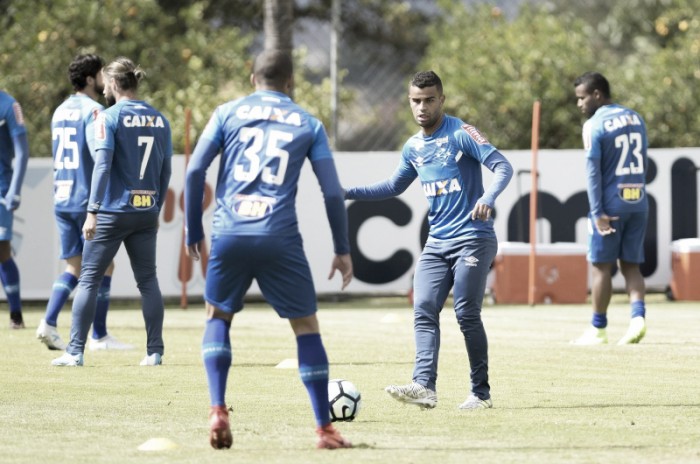 Com novidades no time titular, Cruzeiro termina preparação para jogo contra o Botafogo