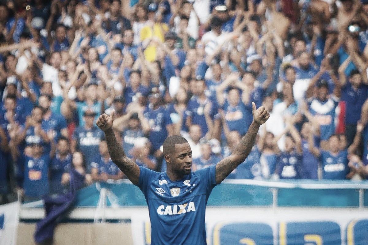O Mito renovou: Cruzeiro estende contrato do zagueiro Dedé até dezembro de 2019 O Mito renovou: Cruzeiro estende contrato do zagueiro Dedé até dezembro de 2019