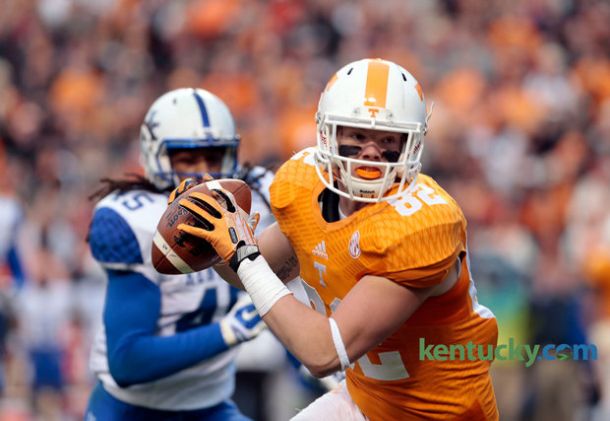 Tennessee Volunteers Dominate Kentucky Wildcats, Both 1 Win From Bowl Eligibility