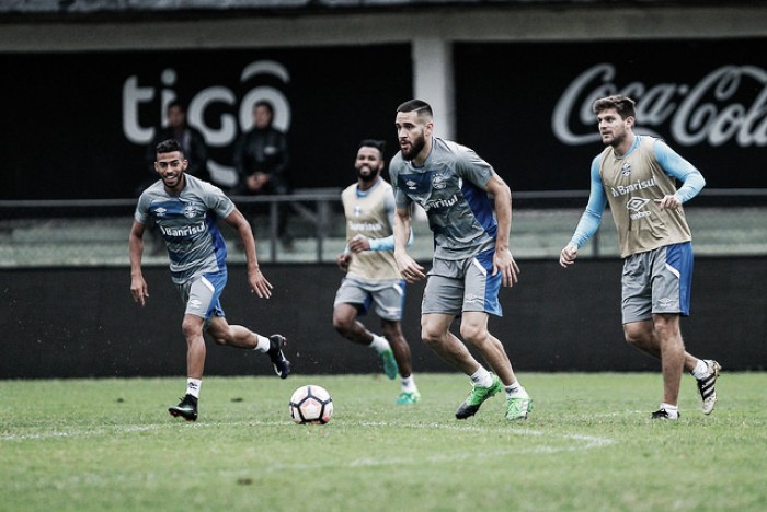 Grêmio enfrenta Guarani-PAR em duelo fundamental pela liderança do grupo 8