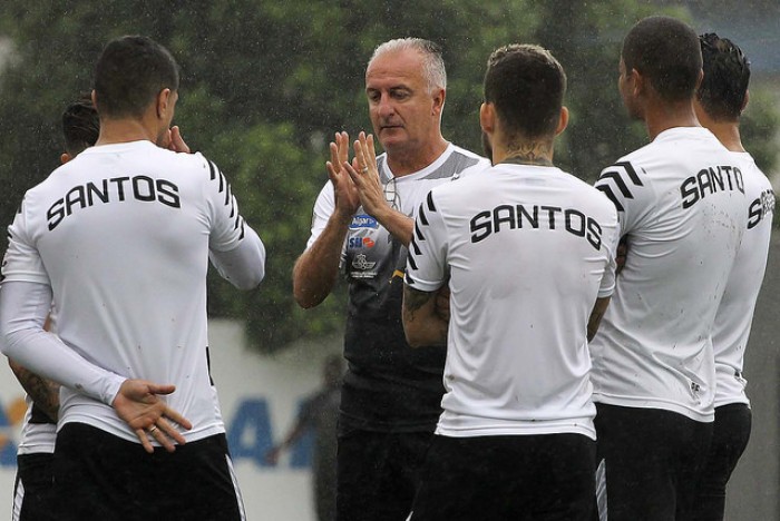 Santos enfrenta São Bento em busca da classificação no Campeonato Paulista