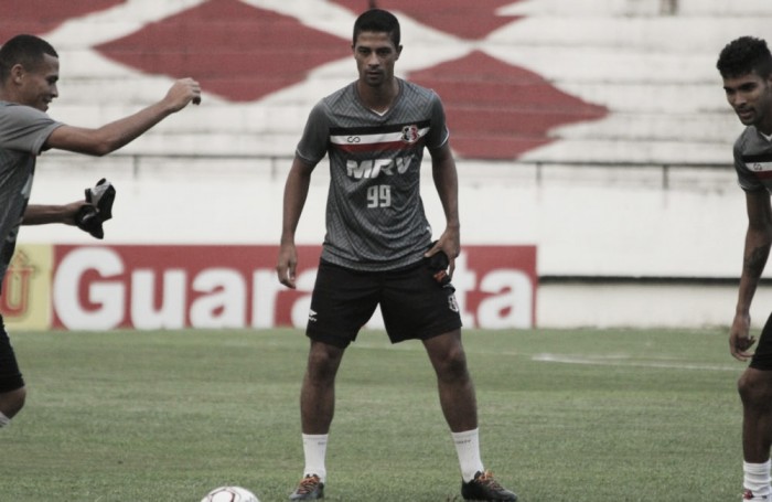 Com retorno de Ricardo Bueno, Givanildo ganha opções para encarar Boa Esporte