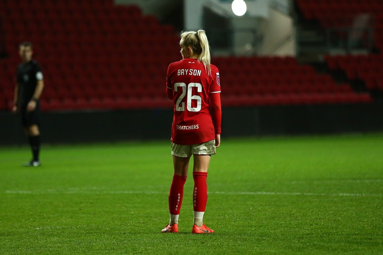 Faye Bryson pens new deal with Bristol City