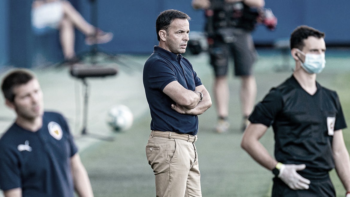 Javi Calleja: "Tenemos que afrontar el partido como una final" Javi Calleja: "Tenemos que afrontar el partido como una final"