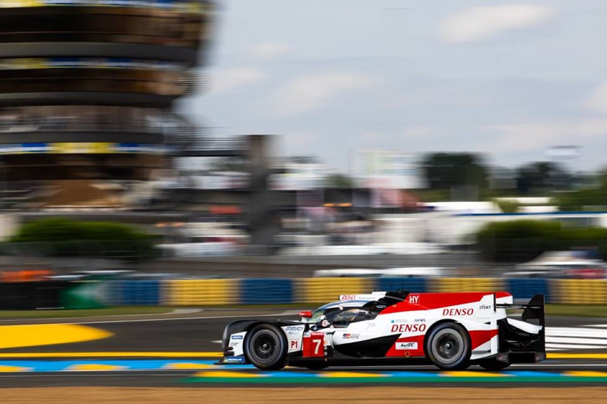 Toyota e Porsche lideram primeiro treino livre em Le Mans
