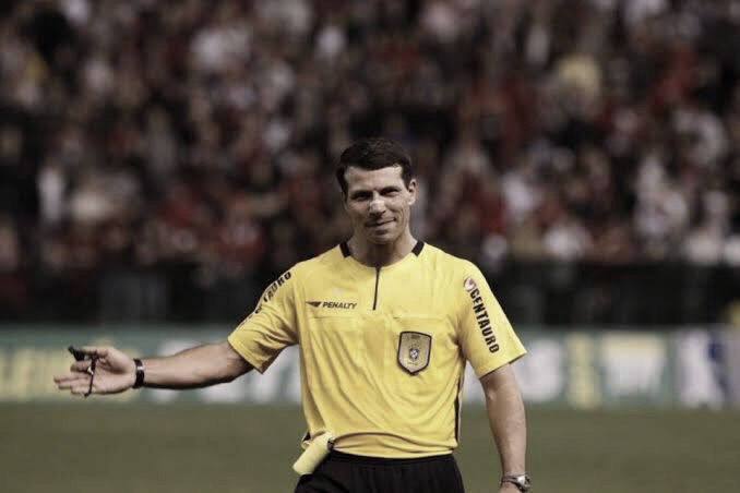 Leonardo Gaciba é nomeado chefe do Departamento de Arbitragem da CBF Leonardo Gaciba é nomeado chefe do Departamento de Arbitragem da CBF