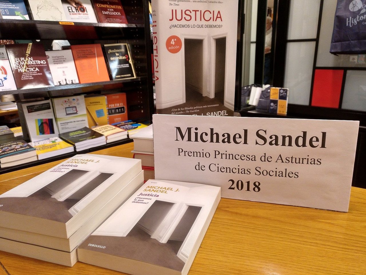 Justicia, ¿hacemos lo que debemos? De Michael J. Sandel, un viaje a la reflexión y a la moral