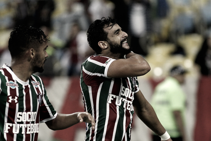 Henrique Dourado e Gustavo Scarpa decidem, Fluminense bate Atlético-MG e encosta no G-6