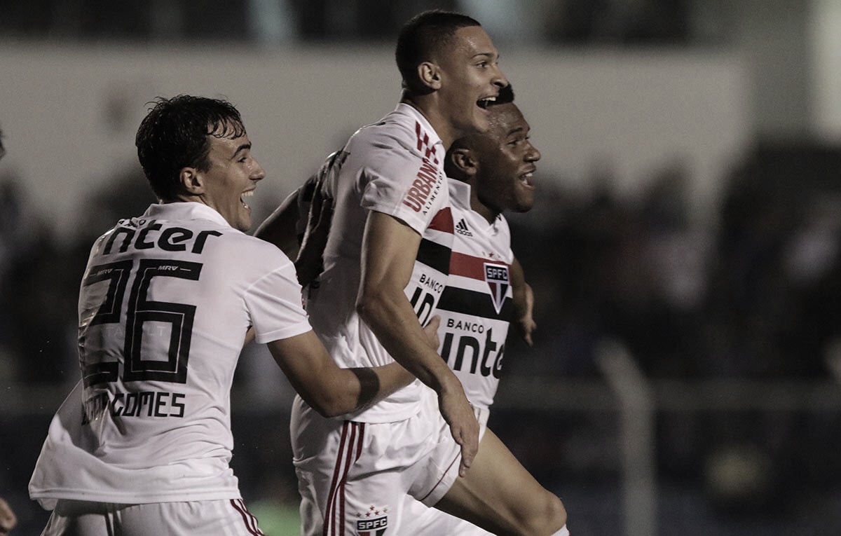 Antony se diz feliz com o gol feito, mas alerta: "Não podemos viver de empate e derrota" Antony se diz feliz com o gol feito, mas alerta: "Não podemos viver de empate e derrota"