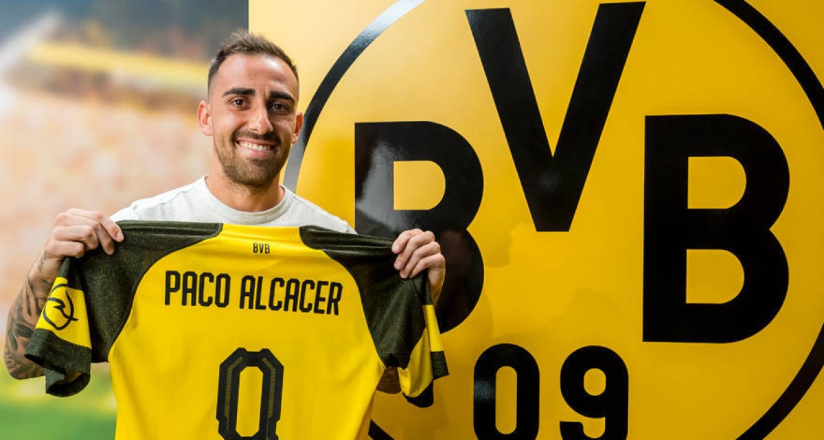 Paco Alcácer joins Borussia Dortmund on loan from Barcelona